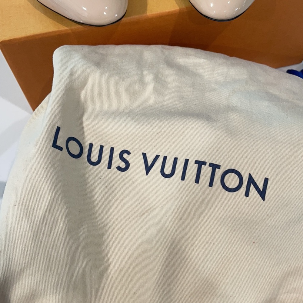 Louis Vuitton Betty Pumps - Picture 5 of 10